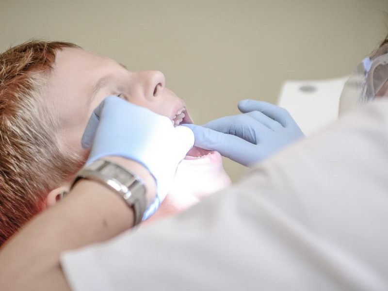 Proposta do Dr. Mário Heringer para democratizar odontologia avança no Congresso