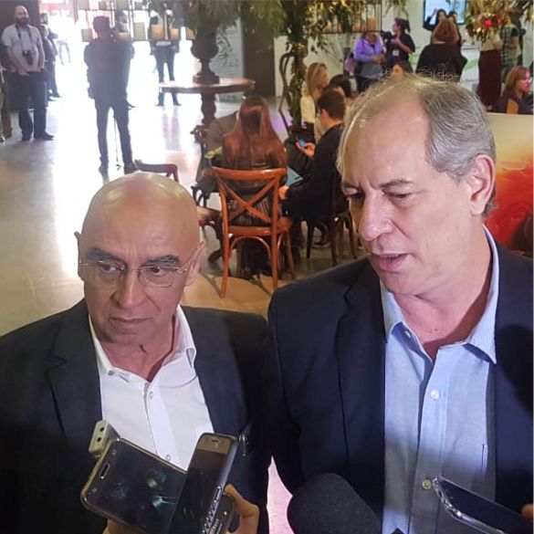 Pré-candidatos à Presidência e presidente estadual do PDT, Dr. Mário, em Tiradentes