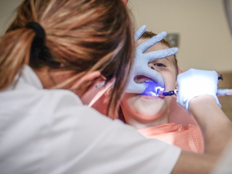 Projeto para democratizar a odontologia avança