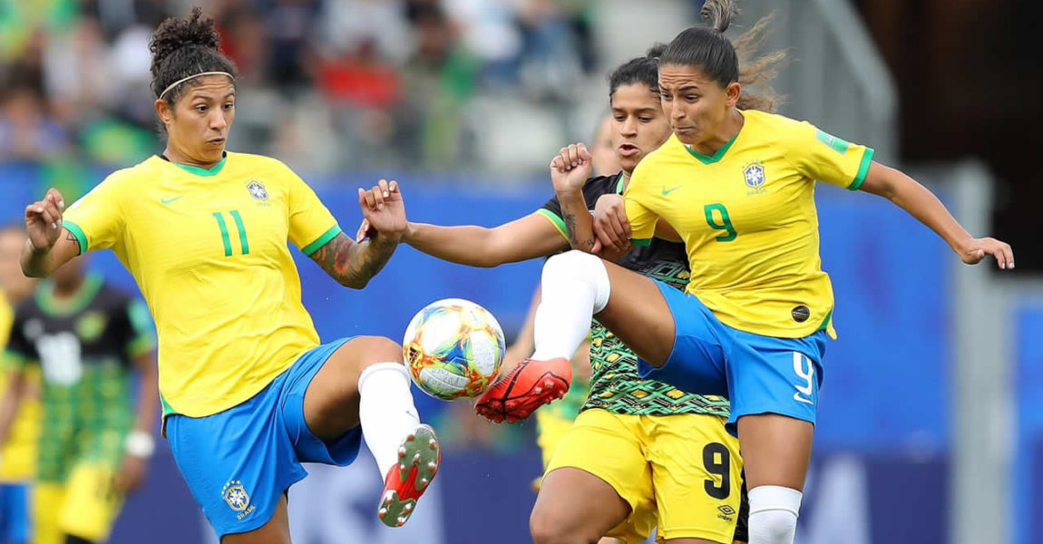 Dr. Mário defende valorização do futebol feminino