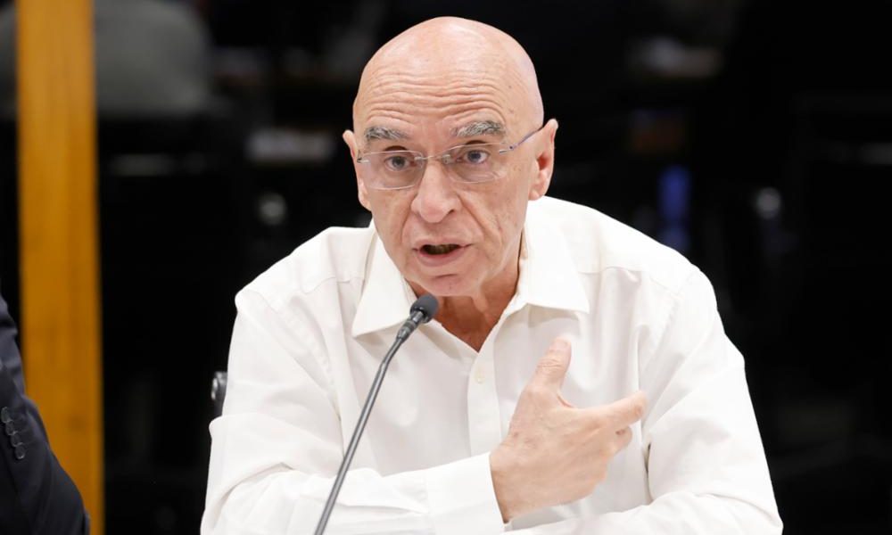 Dr. Mário Heringer apresenta projeto para criminalizar adultização e erotização infantil na internet