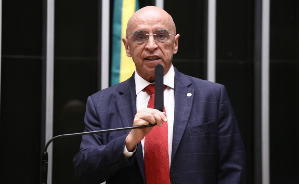 Projeto do Dr. Mário Heringer que bane microplásticos avança para o Senado